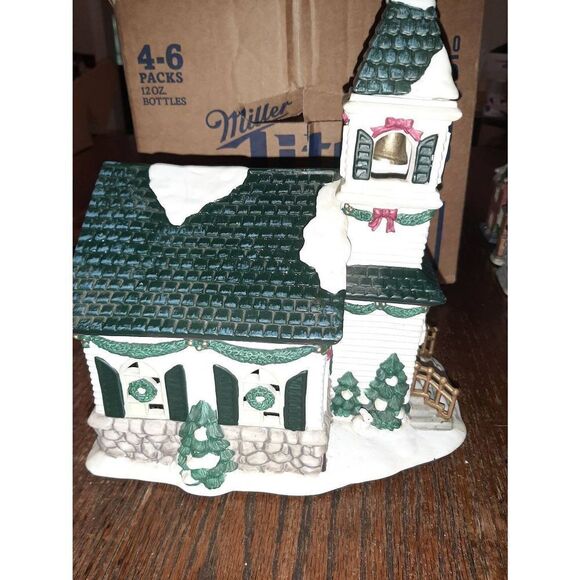 Vintage 2001 Hersheys Holiday Village Church Light Up Christmas Holiday Building - Picture 7 of 8